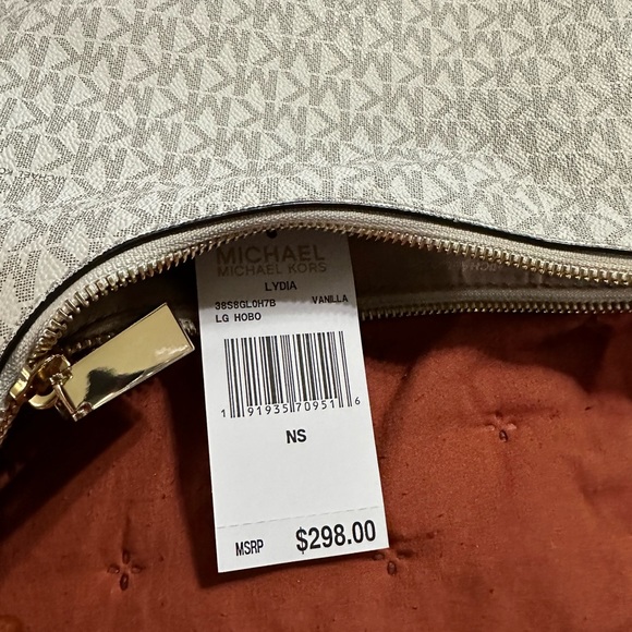 MK Handbag - Picture 6 of 6